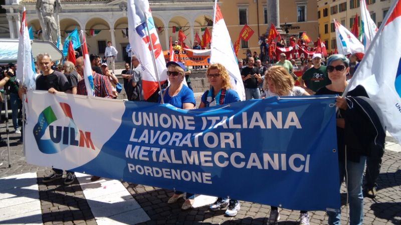 10 giugno 2016 sciopero Metalmeccanici, quasi tremila in corteo a Udine